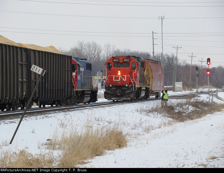 GTW 4906 and IC 9622